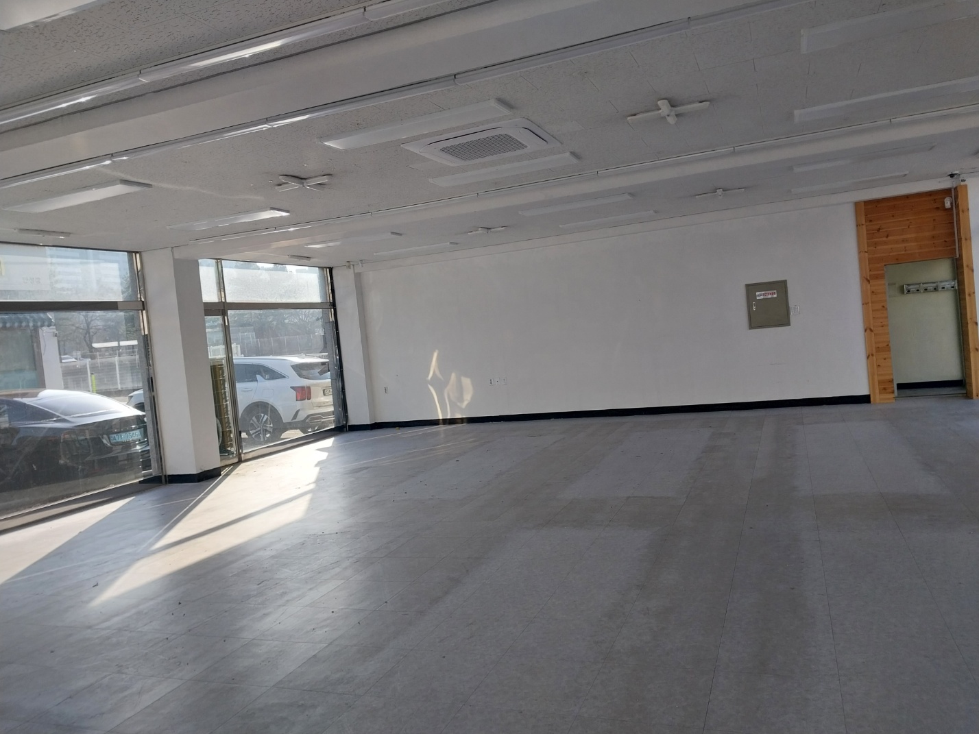 매장 계약 - 내부 공간